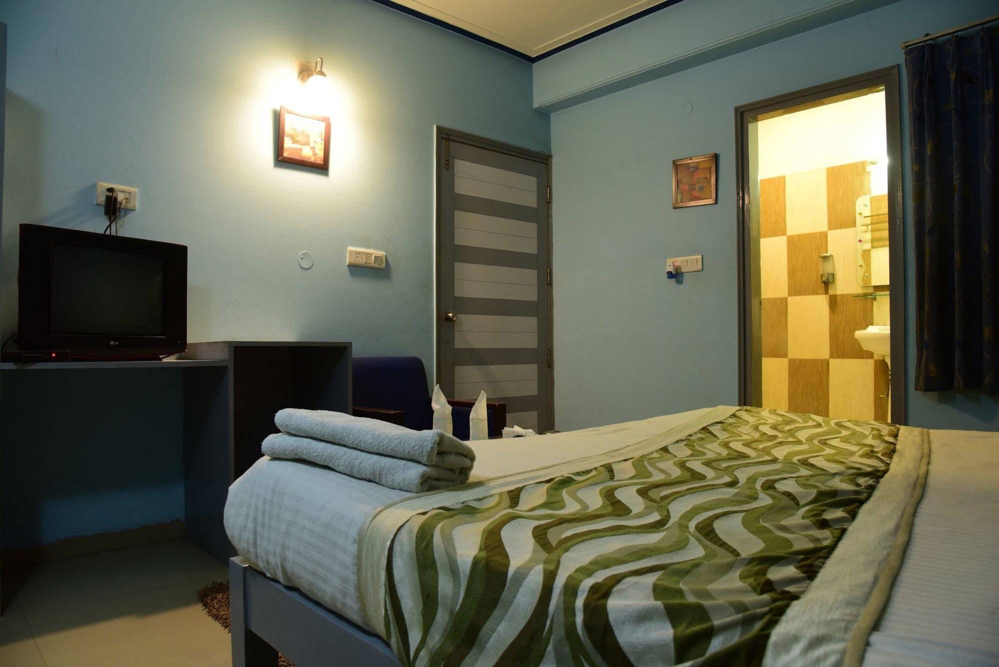 Hotel Opera New Delhi Екстериор снимка