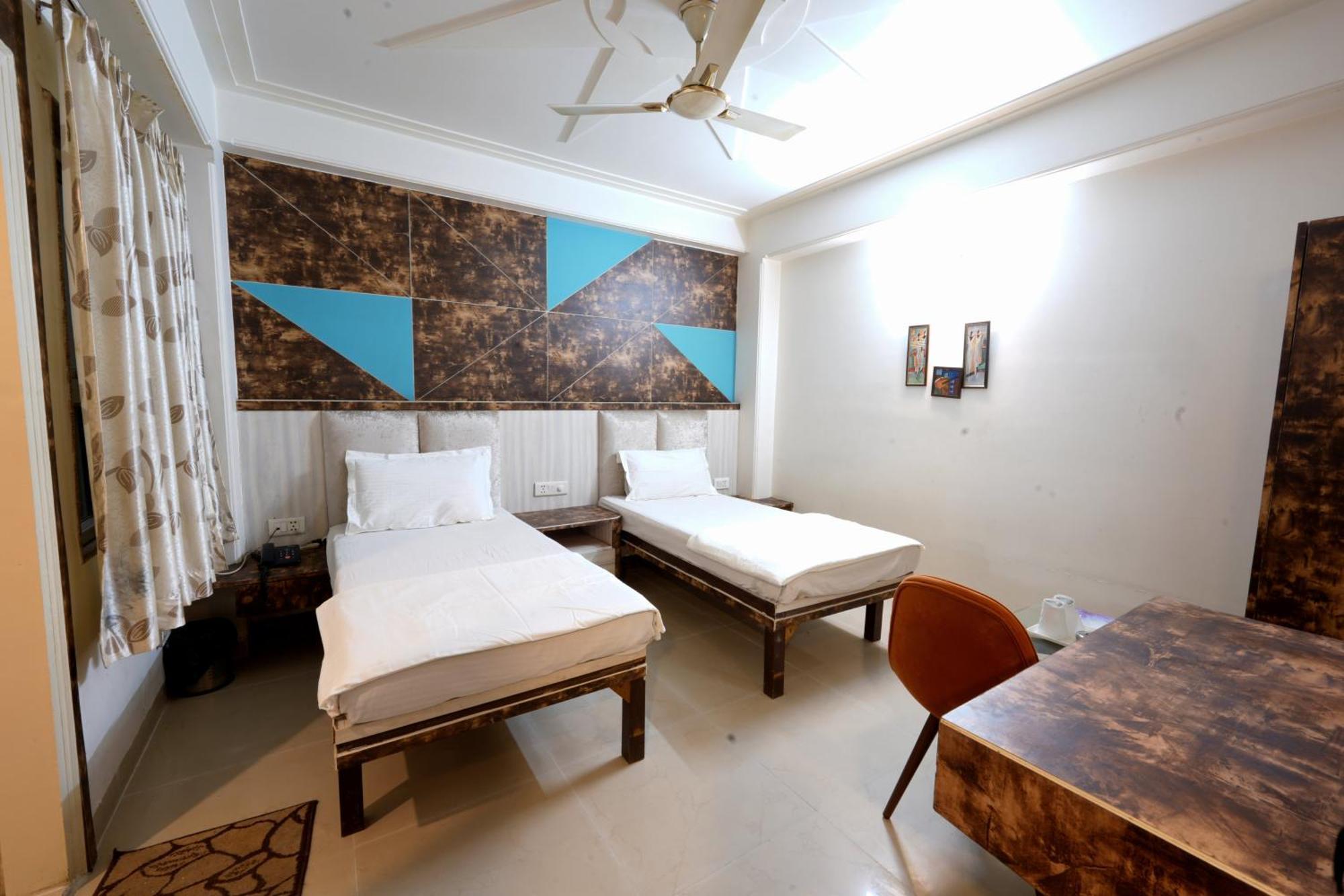 Hotel Opera New Delhi Екстериор снимка
