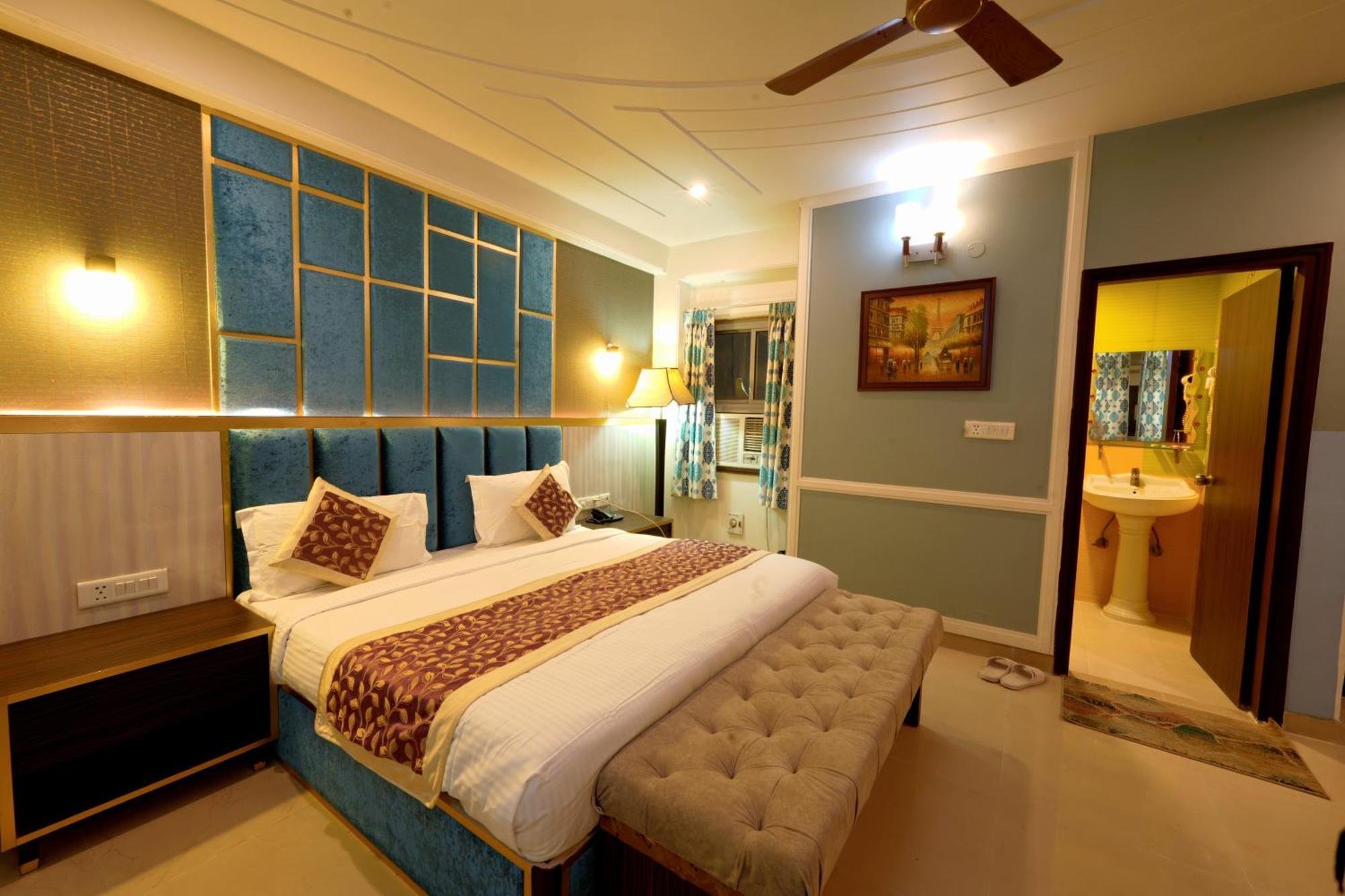 Hotel Opera New Delhi Екстериор снимка