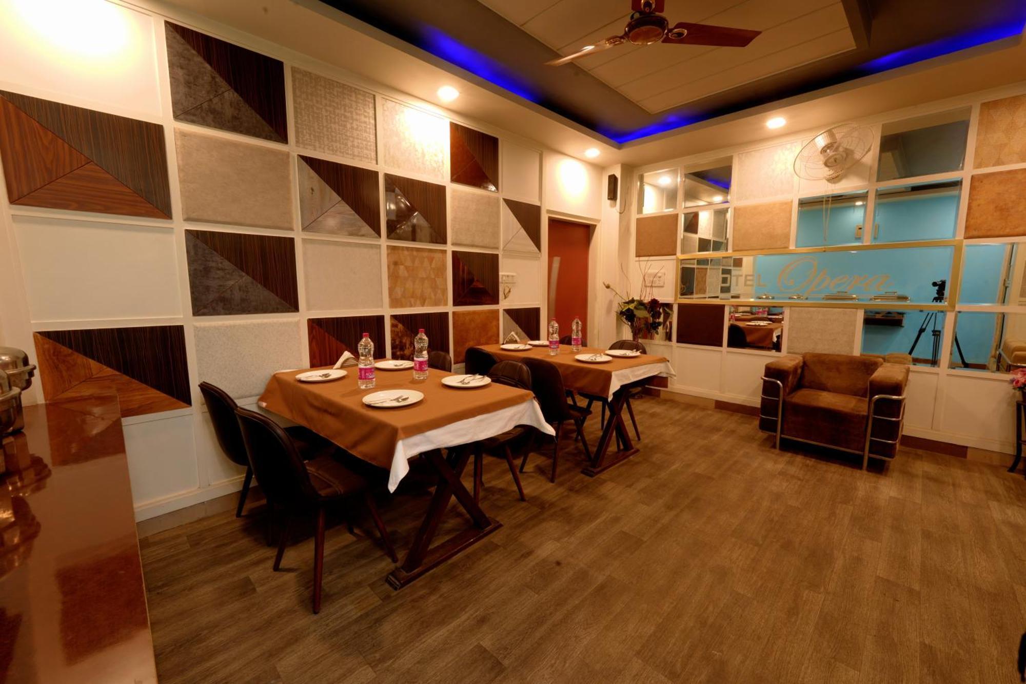 Hotel Opera New Delhi Екстериор снимка