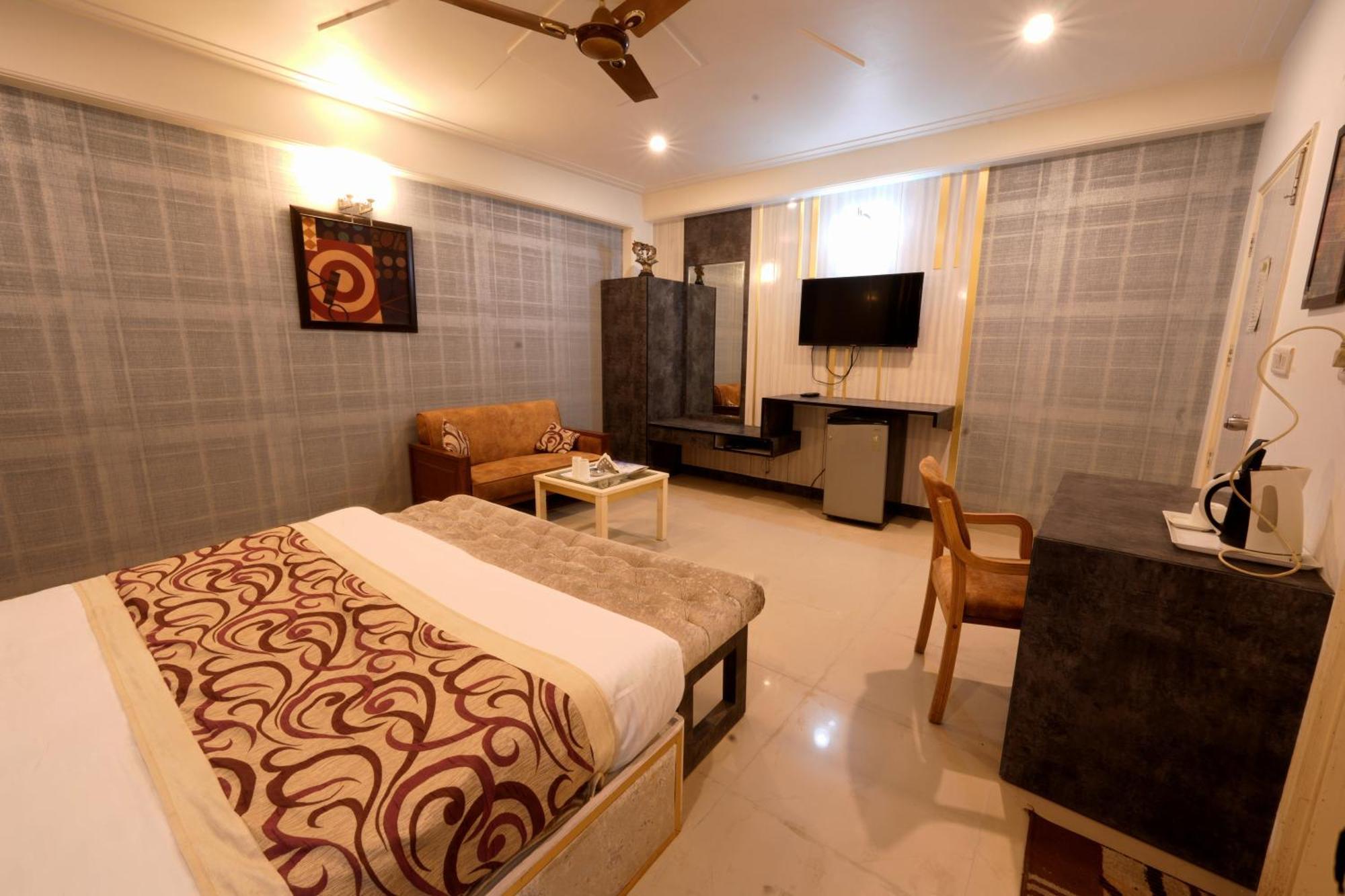 Hotel Opera New Delhi Екстериор снимка