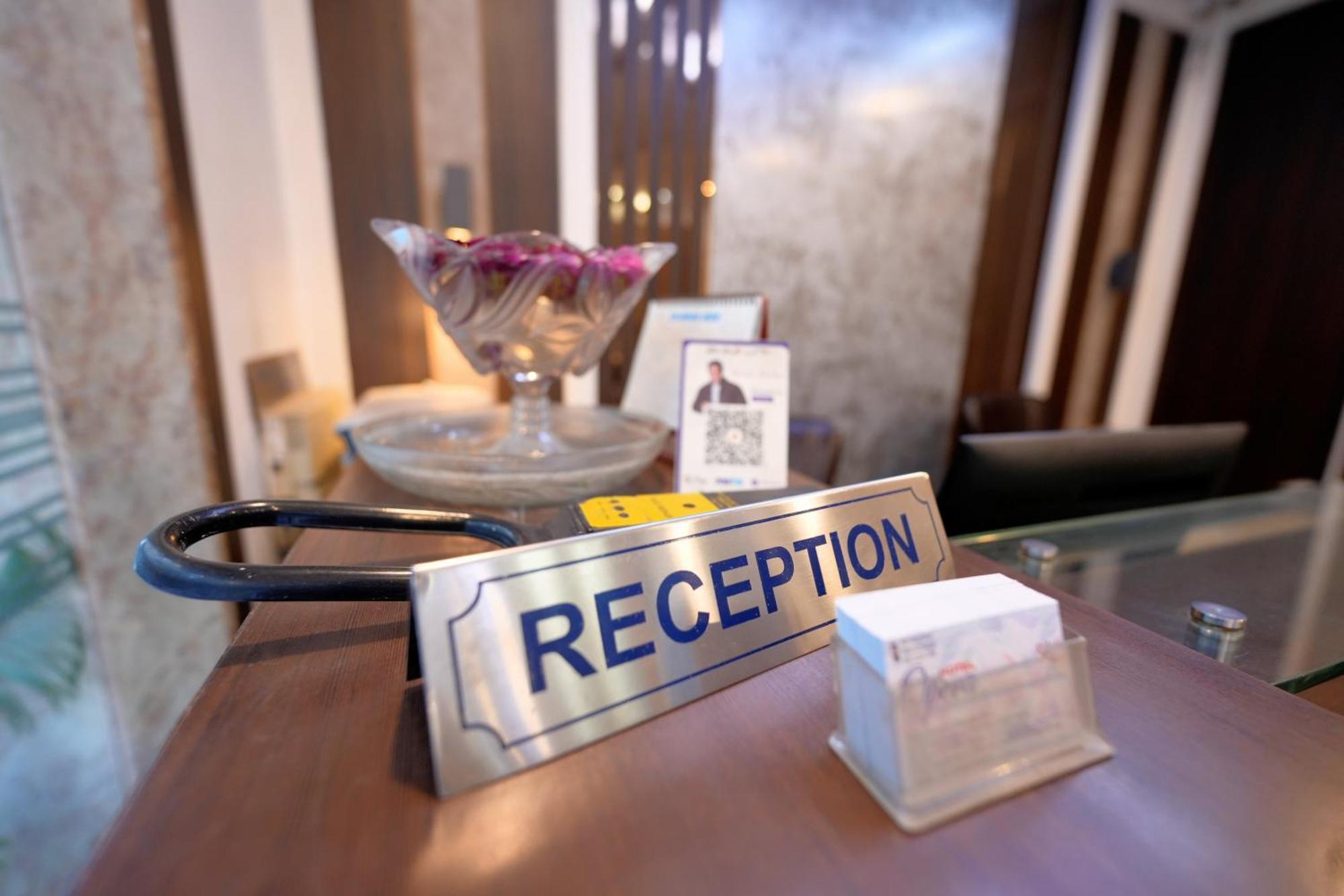 Hotel Opera New Delhi Екстериор снимка