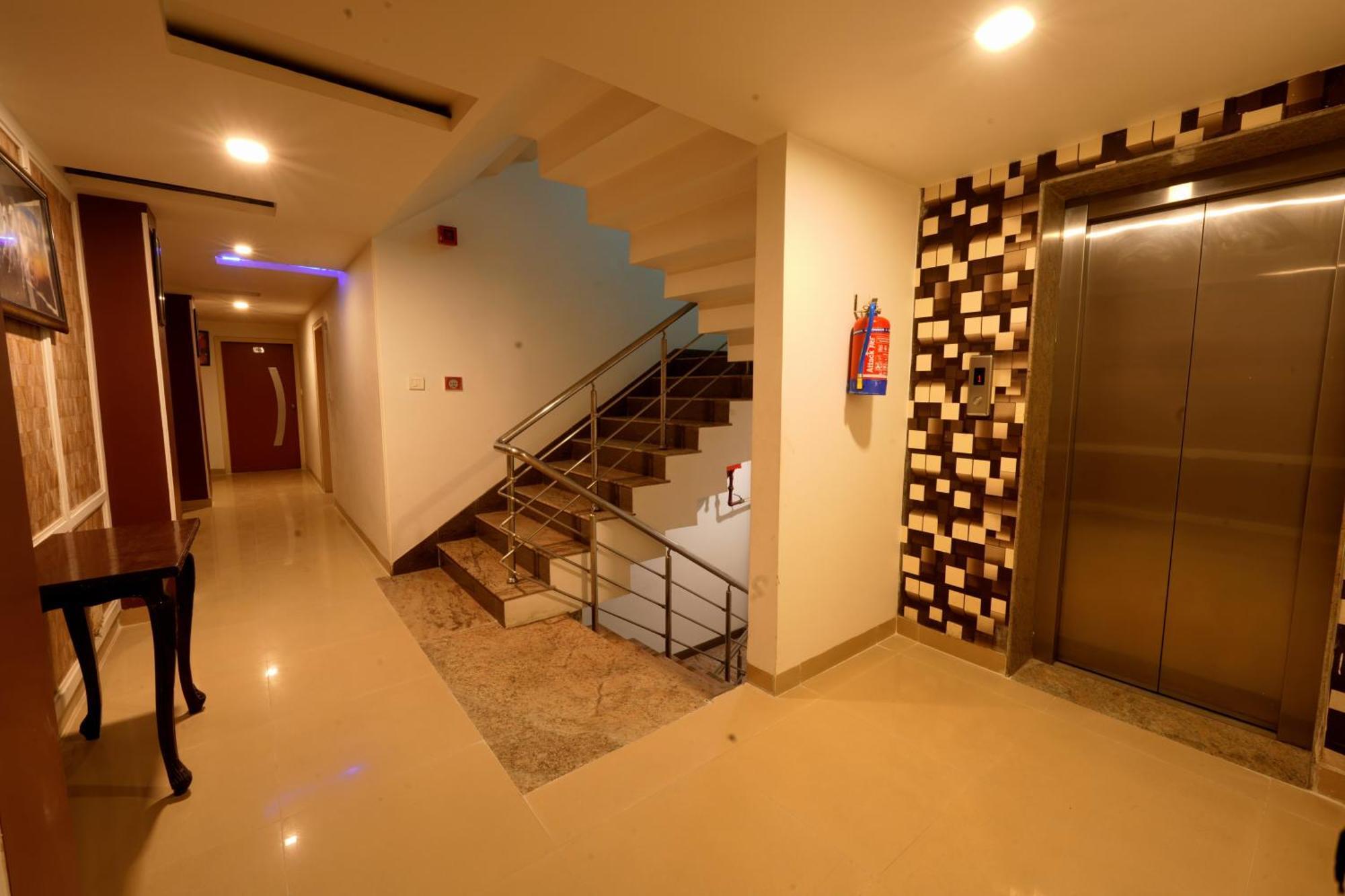 Hotel Opera New Delhi Екстериор снимка