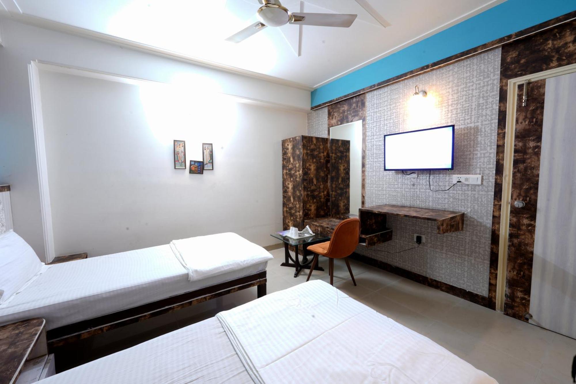 Hotel Opera New Delhi Екстериор снимка