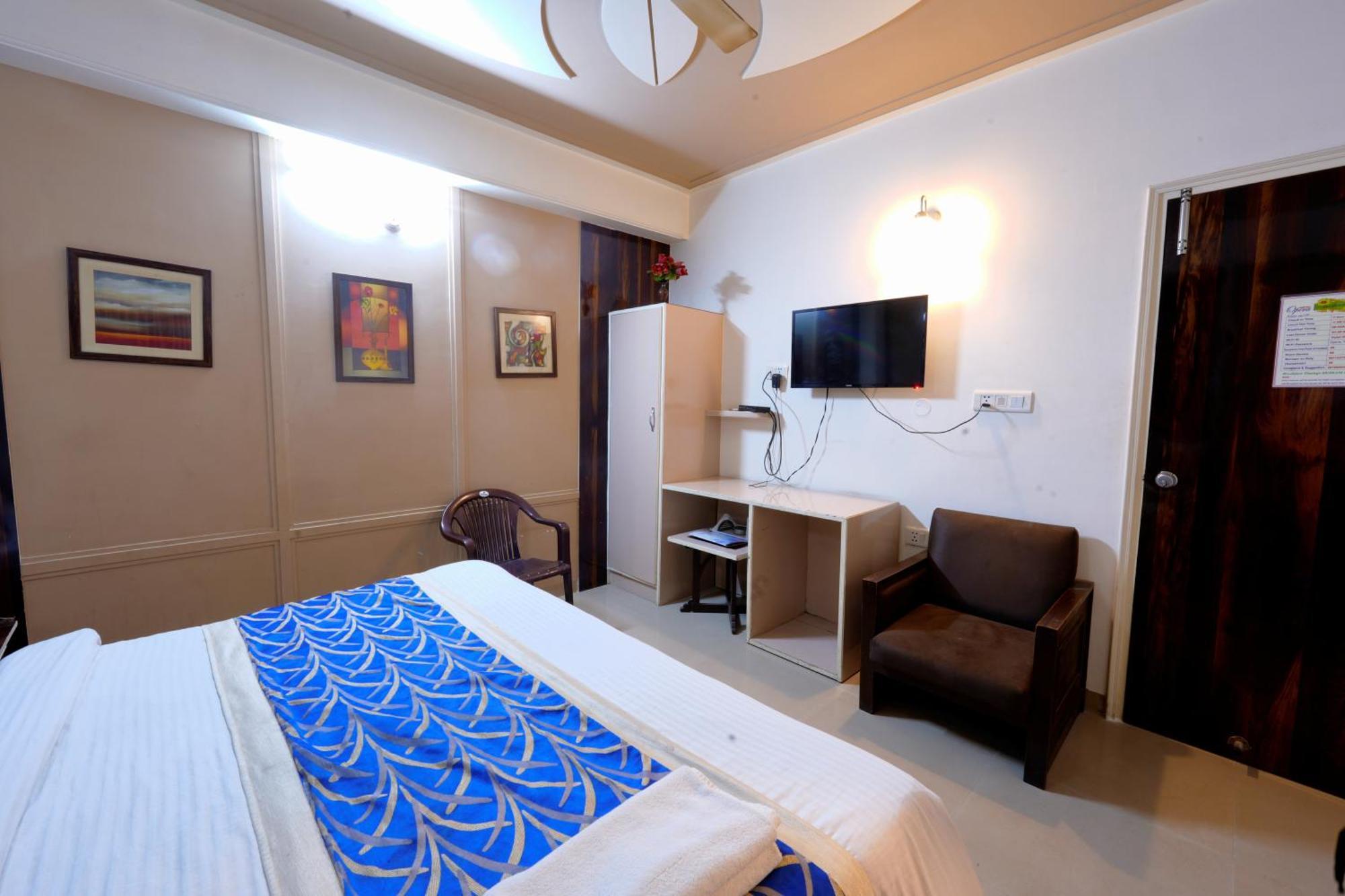 Hotel Opera New Delhi Екстериор снимка