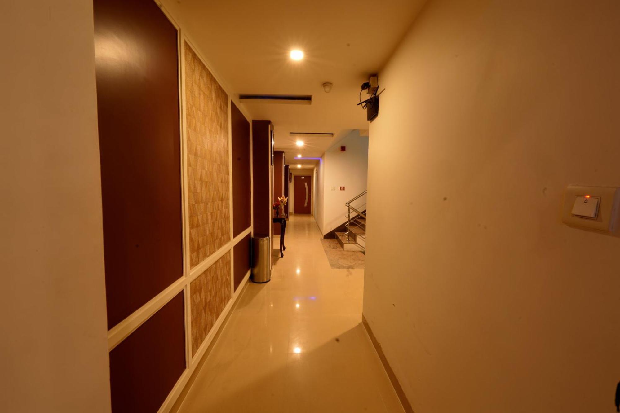 Hotel Opera New Delhi Екстериор снимка