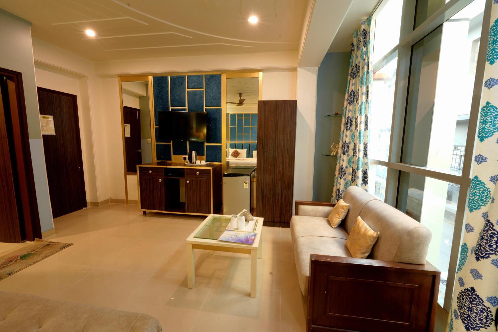 Hotel Opera New Delhi Екстериор снимка