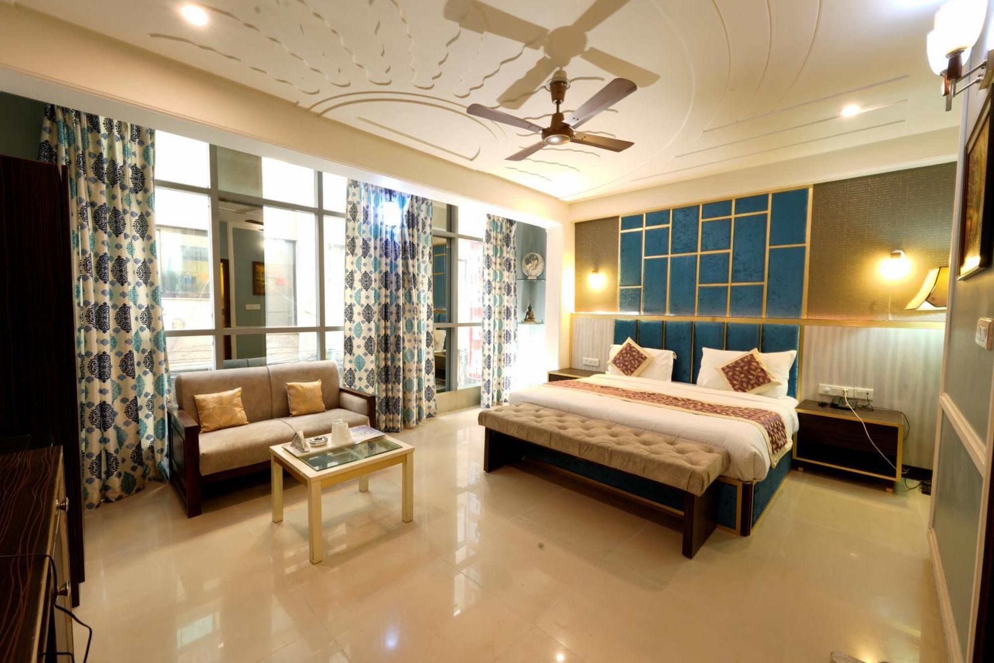 Hotel Opera New Delhi Екстериор снимка