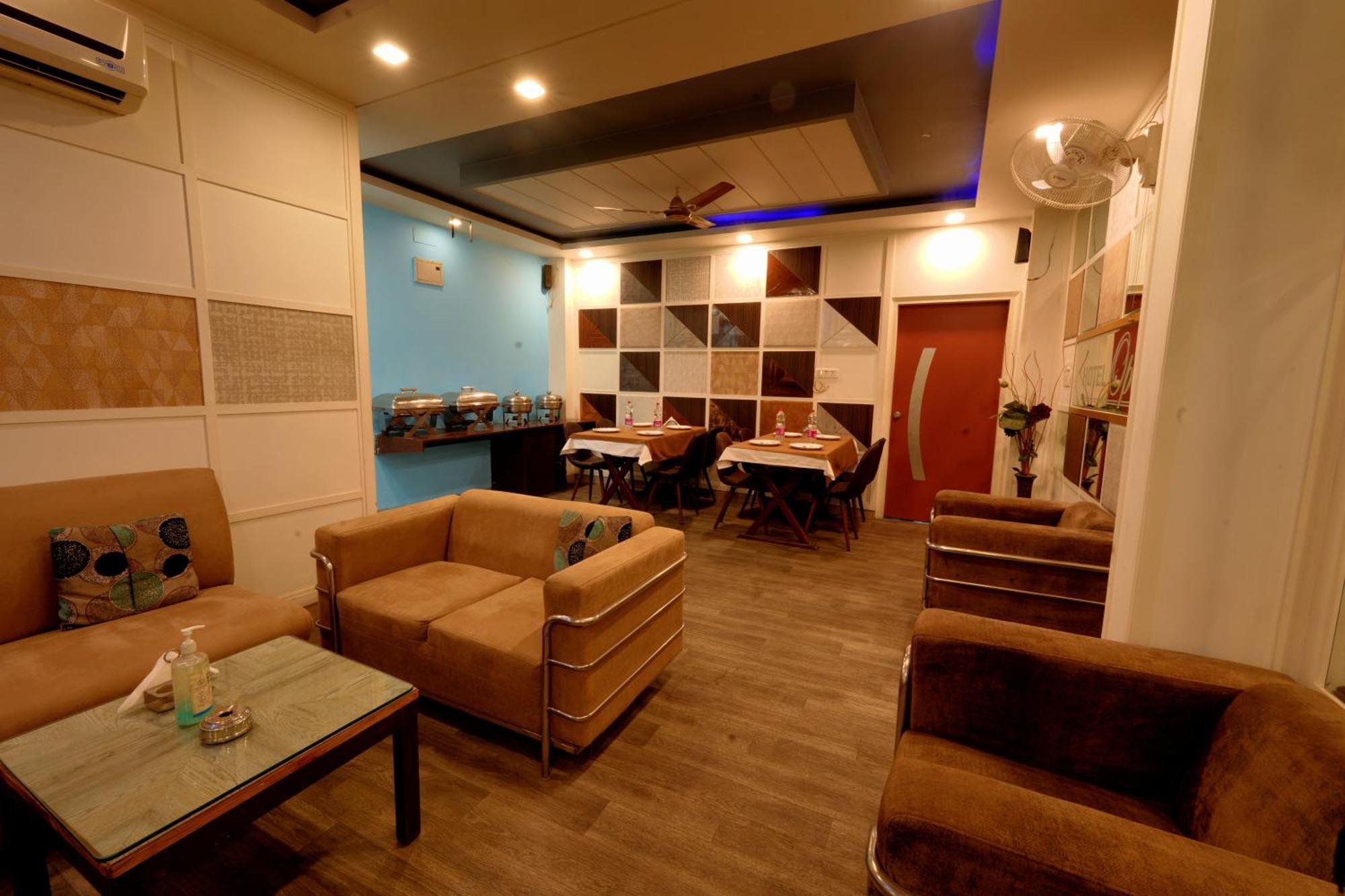 Hotel Opera New Delhi Екстериор снимка
