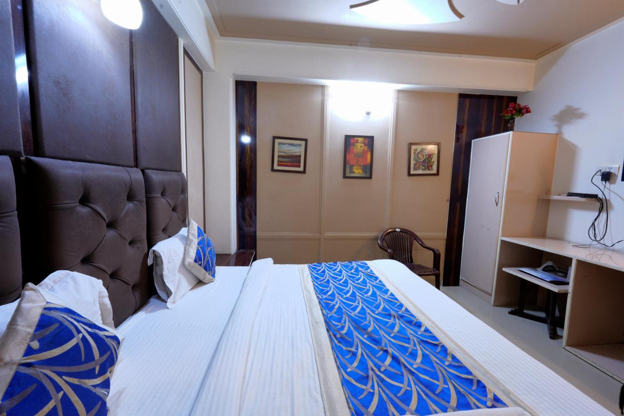 Hotel Opera New Delhi Екстериор снимка