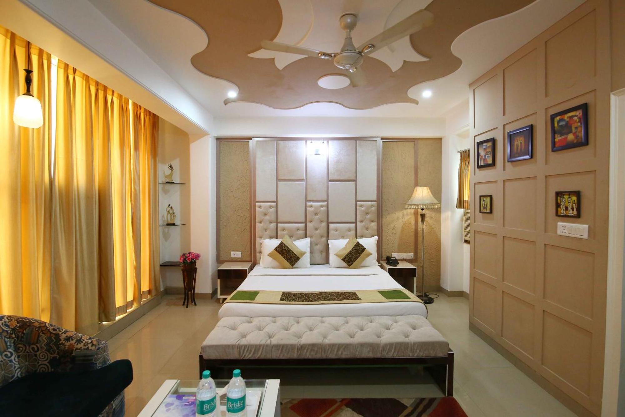 Hotel Opera New Delhi Екстериор снимка