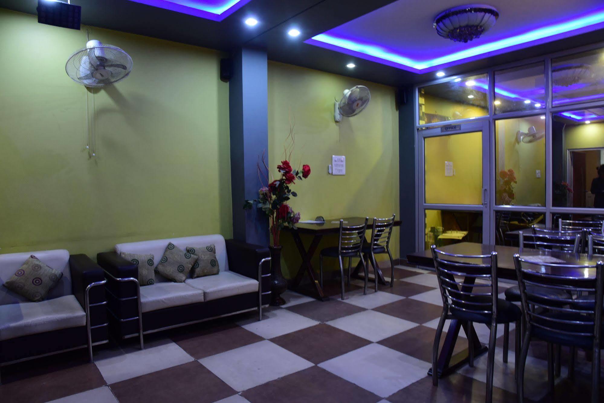 Hotel Opera New Delhi Екстериор снимка